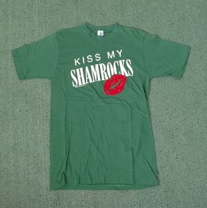 VINTAGE 1986 Womens Kiss My Shamrocks St Patricks Day 80's Green T Shirt Sz Larg